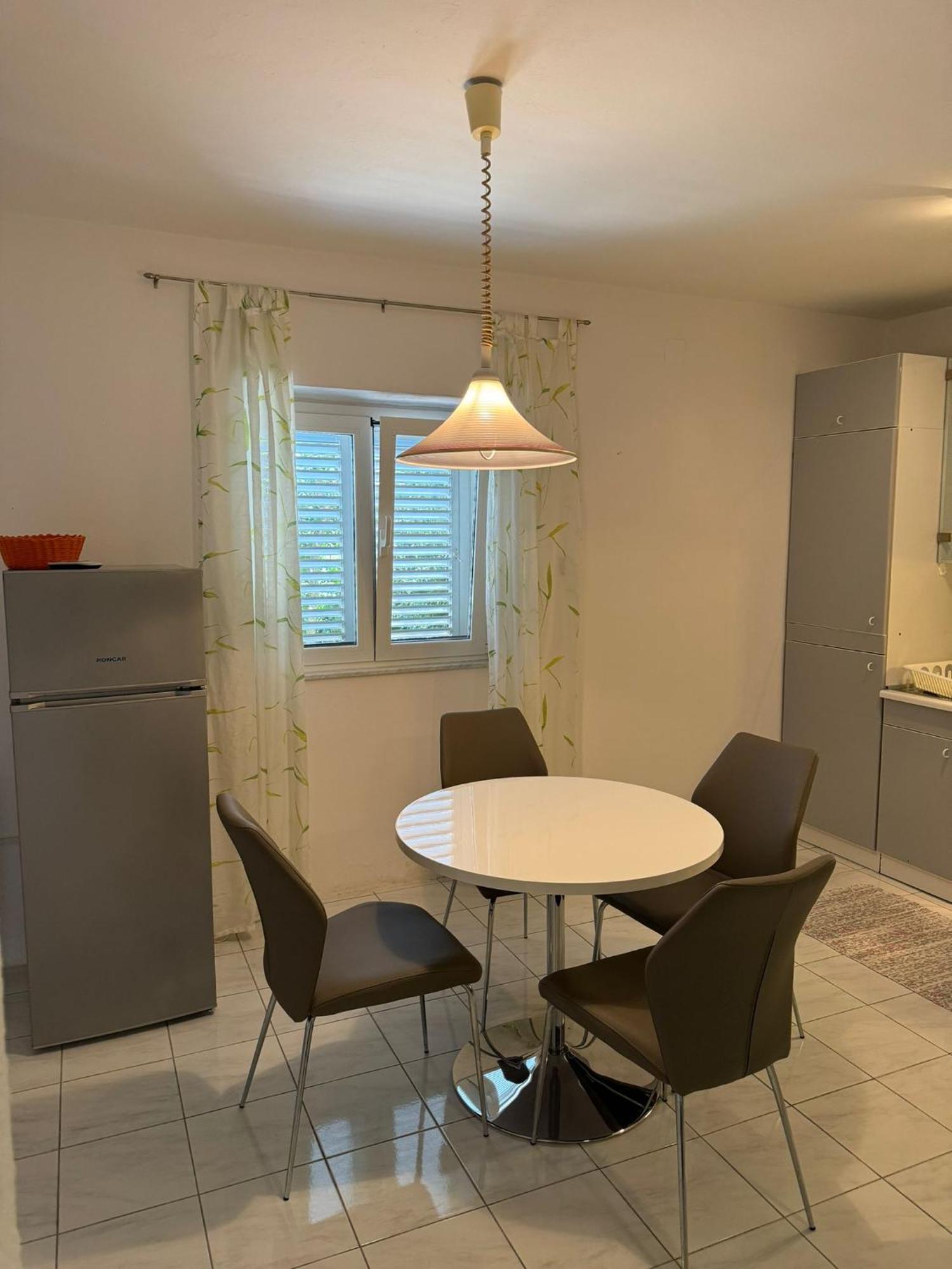 Apartman Kucer Krk Town Exterior foto